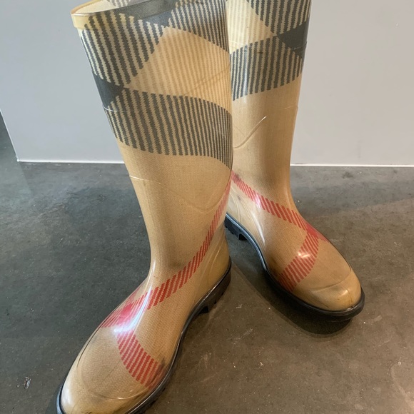 Burberry Exploded Check Rain Boots - Picture 5 of 8